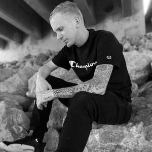 Meet your Posher, Johnathan